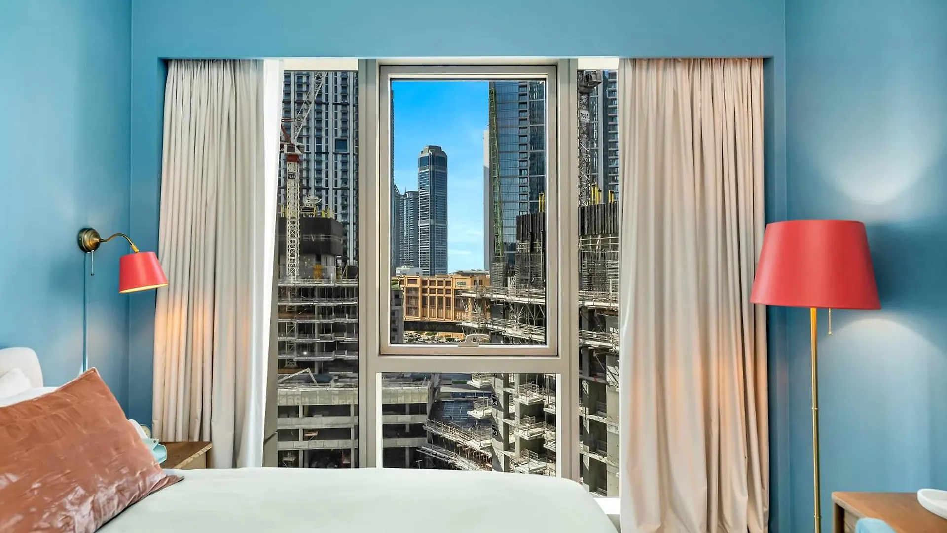 Grande Signature,1 Bdr, 4 Guests, Burj Khalifa Infinity Pool, Dubai Mall Apartment
