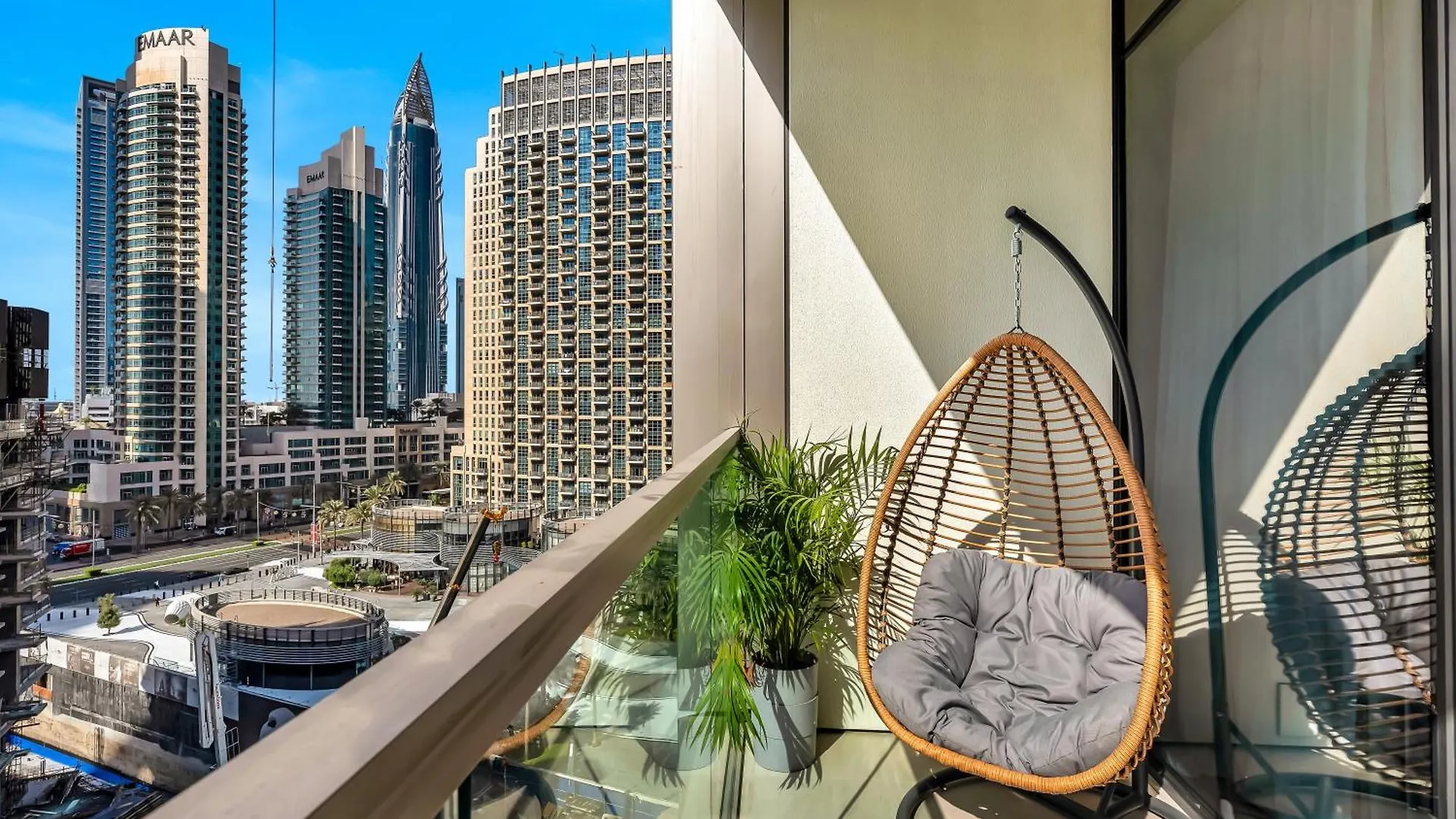 Grande Signature,1 Bdr, 4 Guests, Burj Khalifa Infinity Pool, Dubai Mall