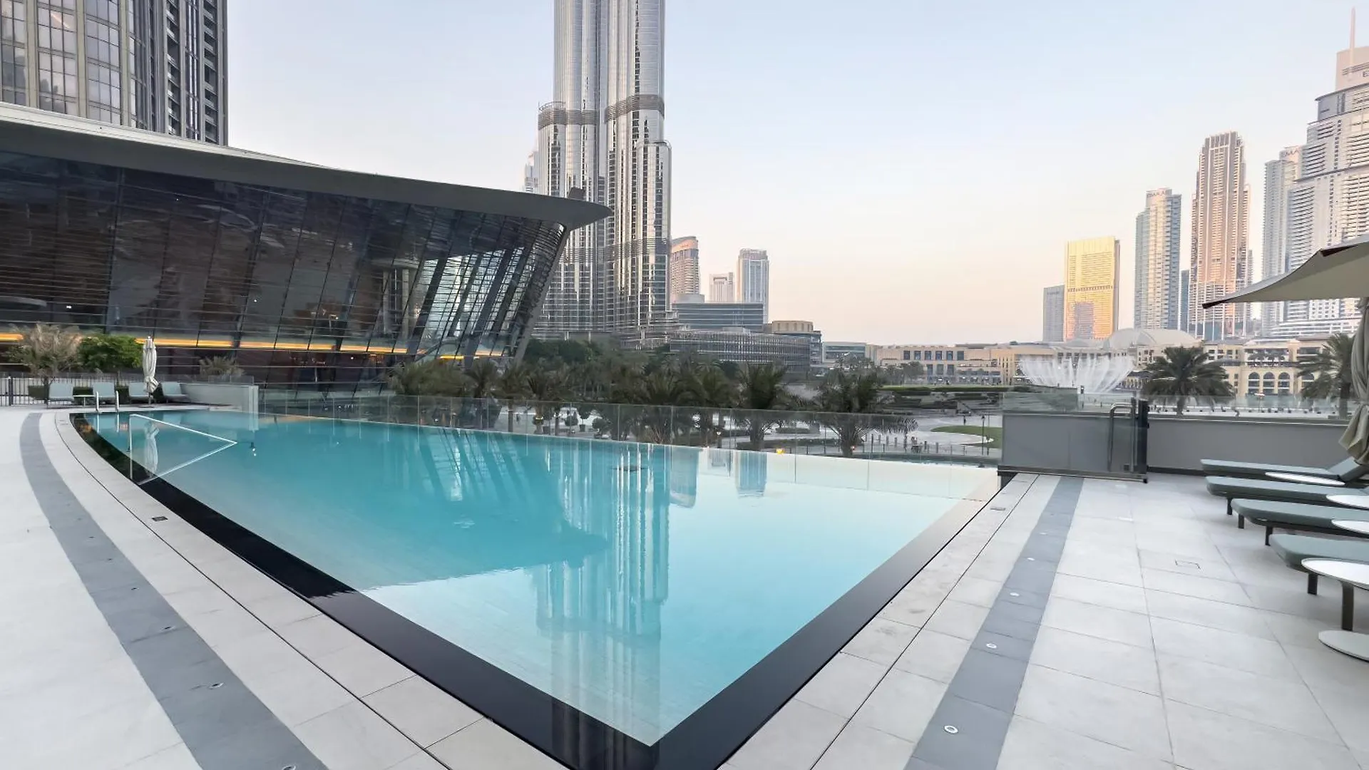 Apartment Grande Signature,1 Bdr, 4 Guests, Burj Khalifa Infinity Pool, Dubai Mall